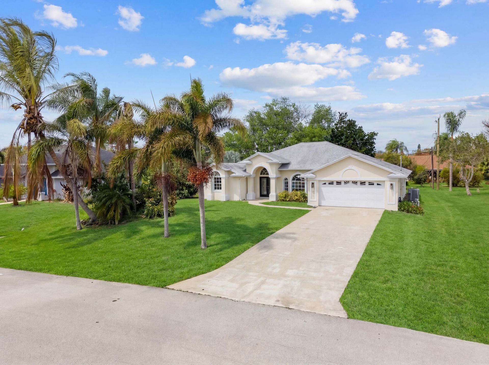 513 SE Cliff Road, Port Saint Lucie, FL 34984 Photo