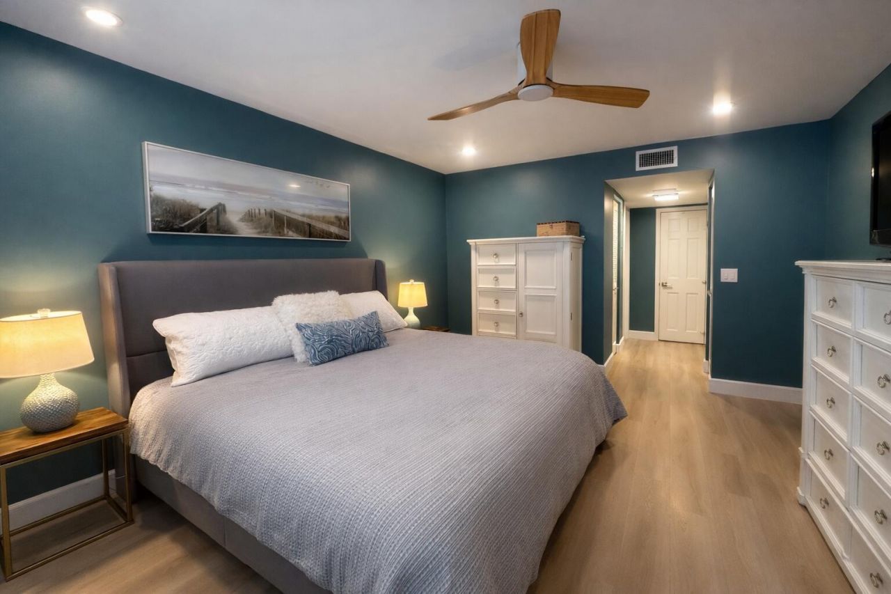 6 Colonial Club Drive, Unit 200, Boynton Beach, FL 33435 Photo