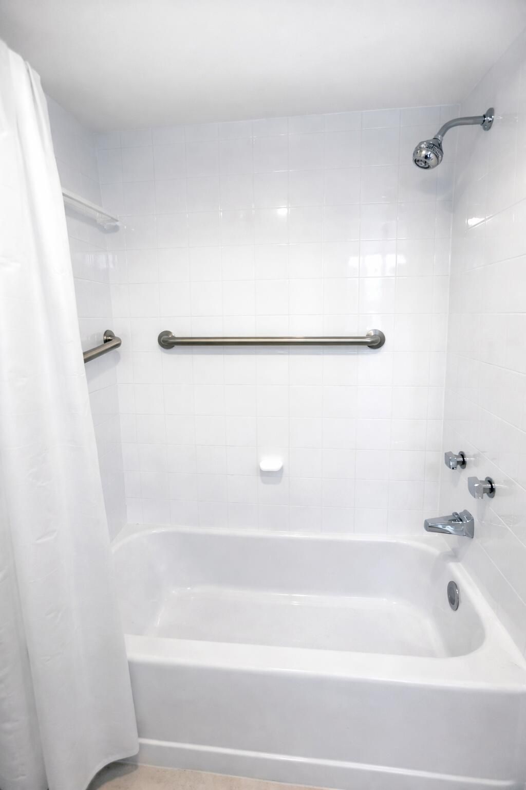 6 Colonial Club Drive, Unit 200, Boynton Beach, FL 33435 Photo