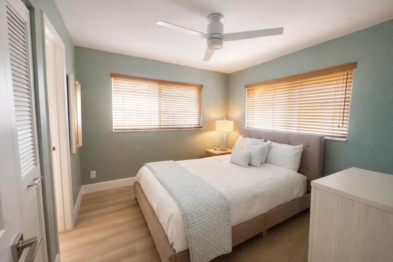 6 Colonial Club Drive, Unit 200, Boynton Beach, FL 33435 Photo