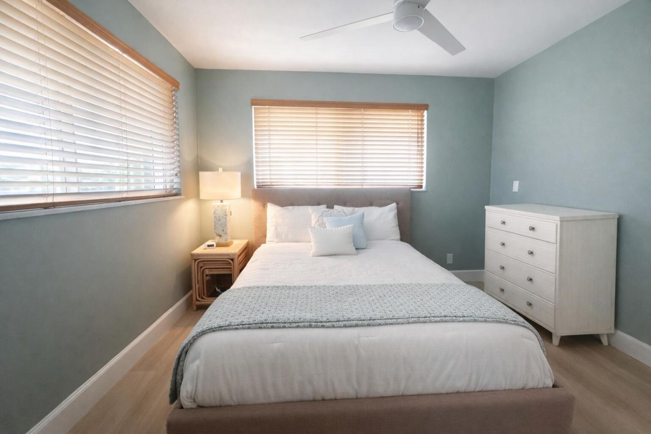 6 Colonial Club Drive, Unit 200, Boynton Beach, FL 33435 Photo