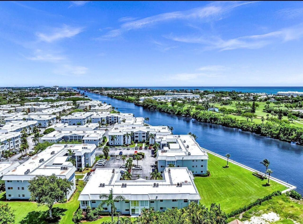 6 Colonial Club Drive, Unit 200, Boynton Beach, FL 33435 Photo