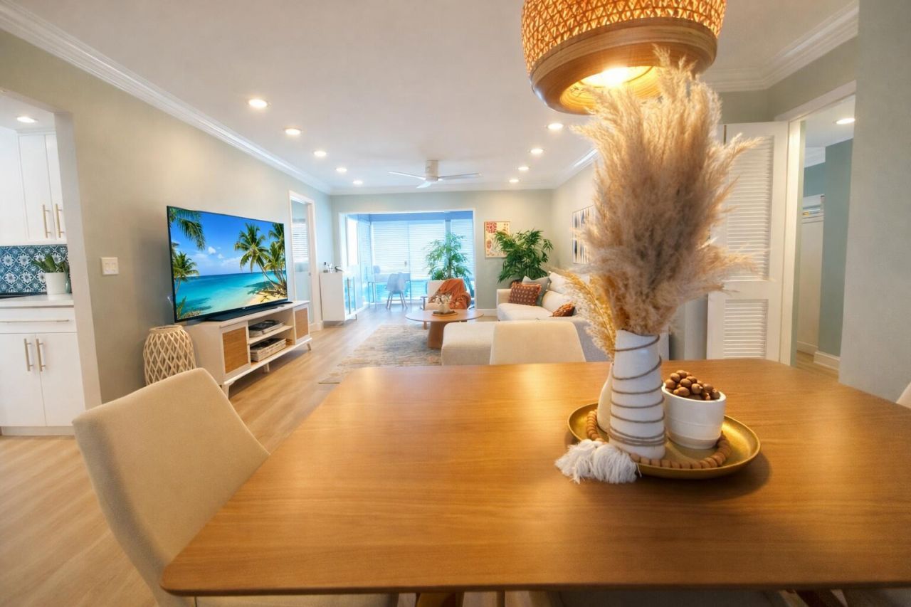 6 Colonial Club Drive, Unit 200, Boynton Beach, FL 33435 Photo