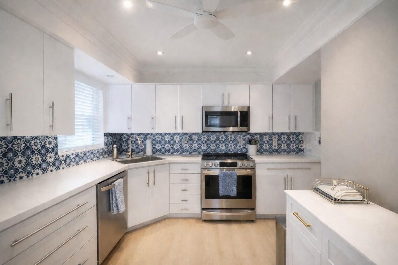 6 Colonial Club Drive, Unit 200, Boynton Beach, FL 33435 Photo