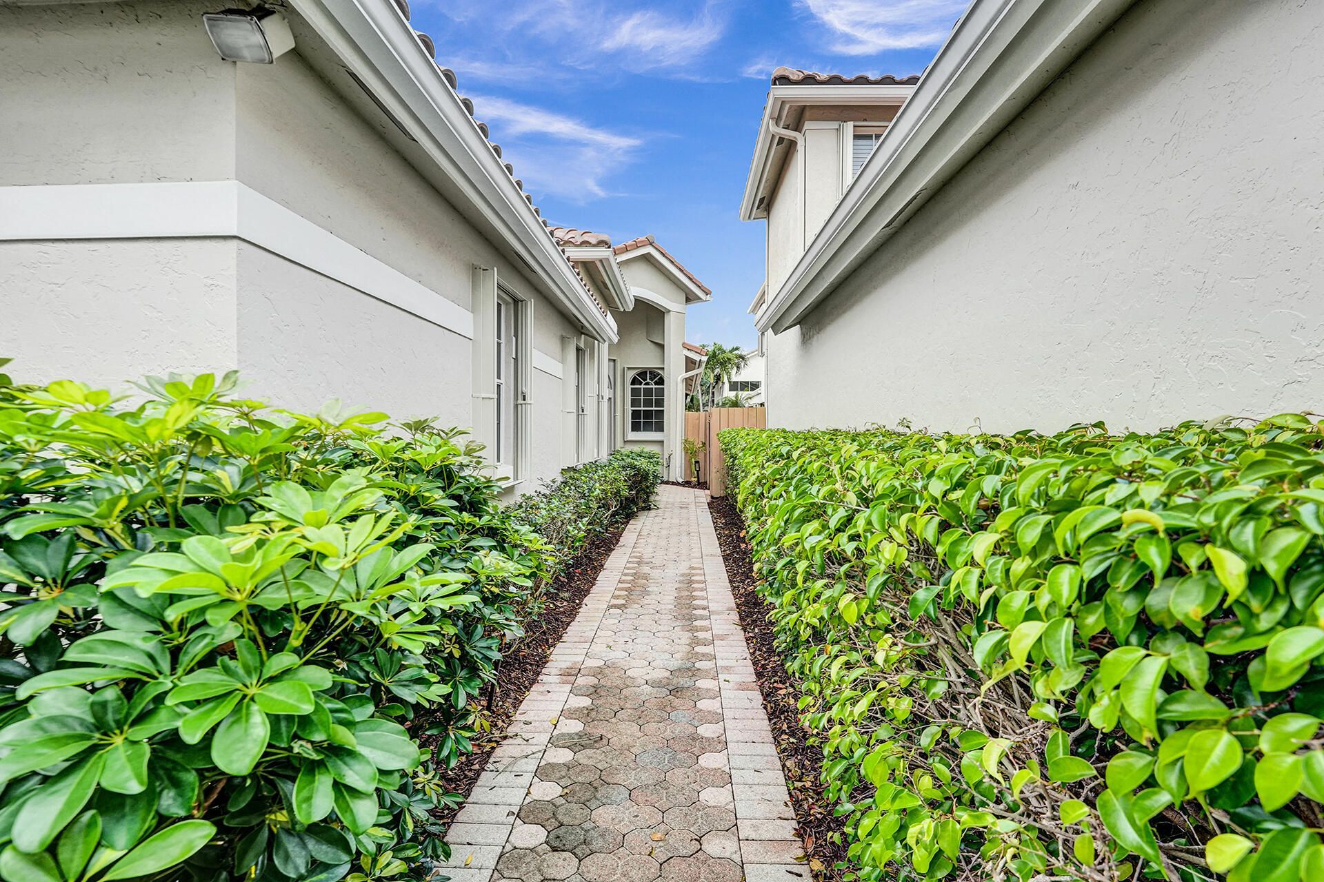 6675 NW 25th Way, Boca Raton, FL 33496 Photo