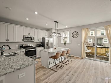 799 Roselyn Drive, Victoria, MN 55386