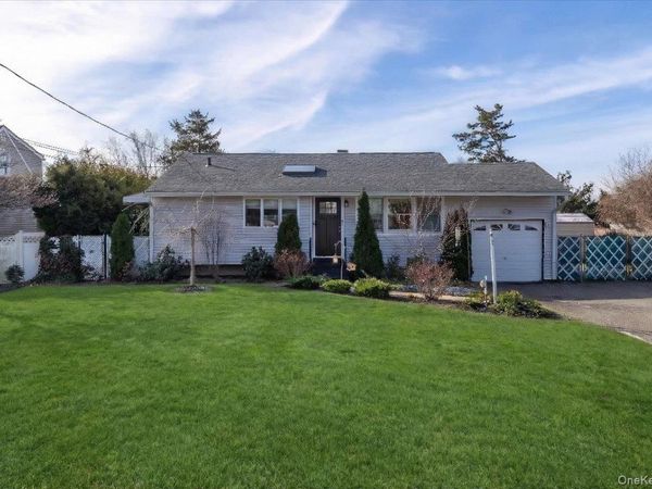 26 Eugene Drive , Kings Park, NY 11754