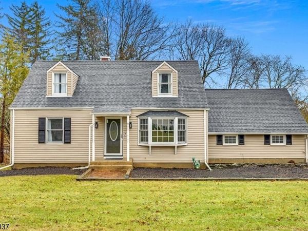 802 E Prospect St, Hackettstown, NJ 07840