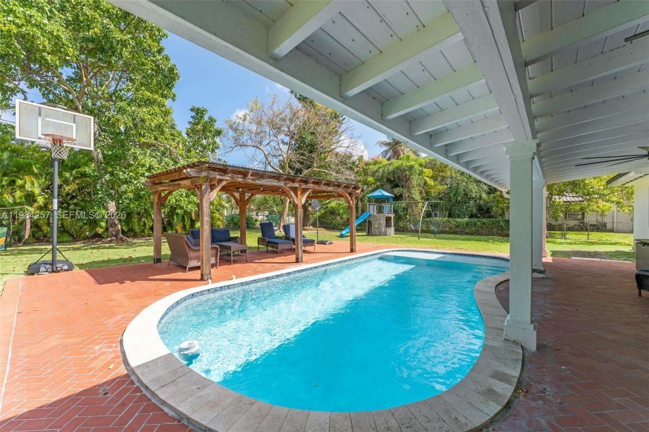 12945 SW 82nd Ave , Pinecrest, FL 33156 Photo