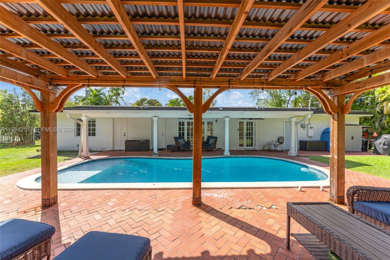 12945 SW 82nd Ave , Pinecrest, FL 33156 Photo