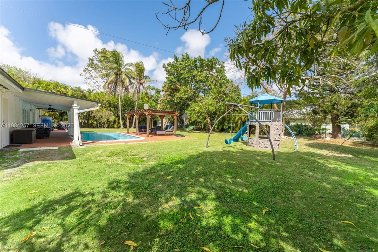 12945 SW 82nd Ave , Pinecrest, FL 33156 Photo