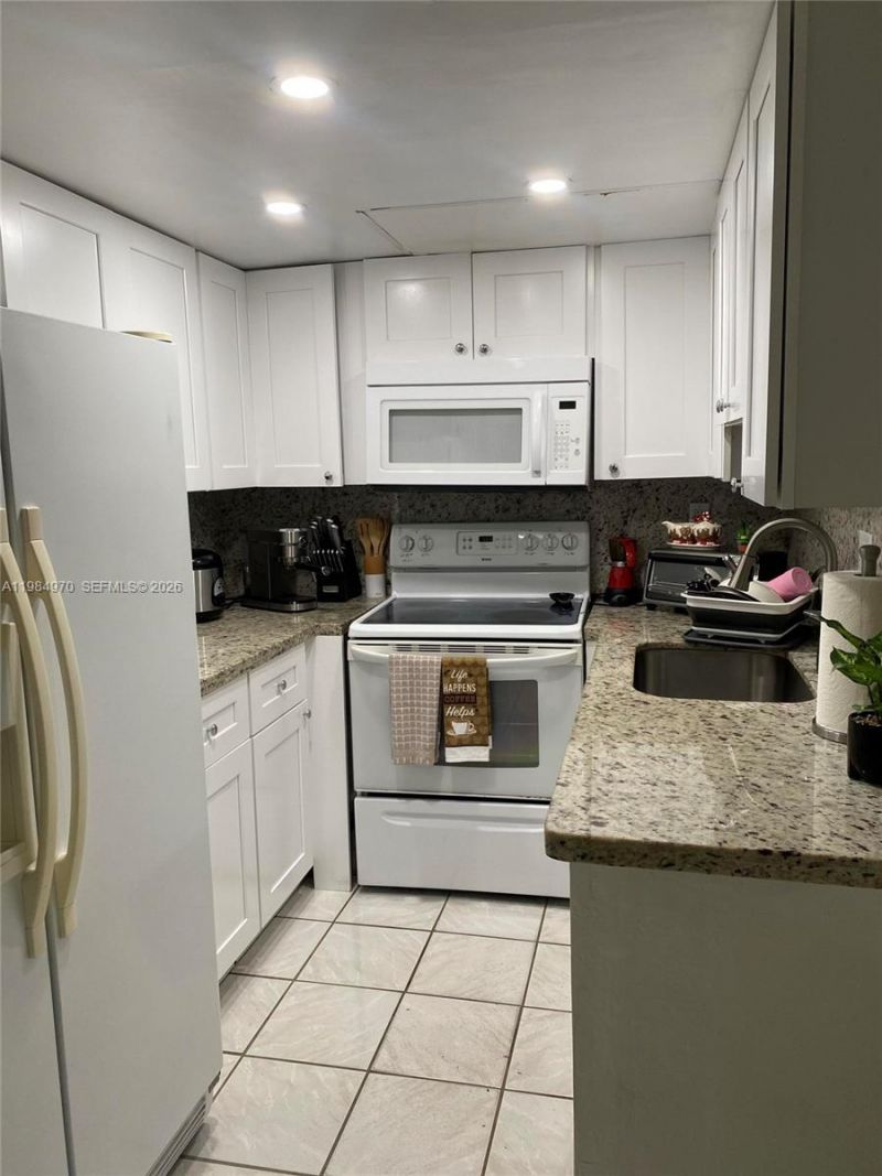 9405 W Flagler St , Unit D105, Miami, FL 33174 Photo