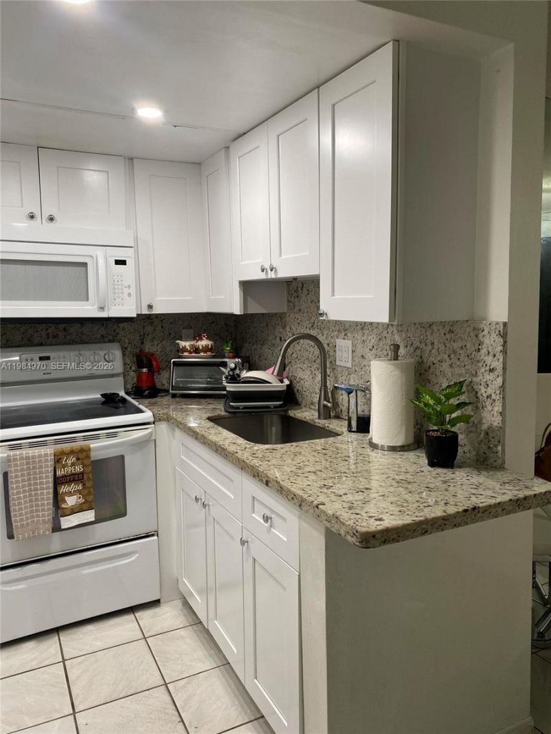 9405 W Flagler St , Unit D105, Miami, FL 33174 Photo