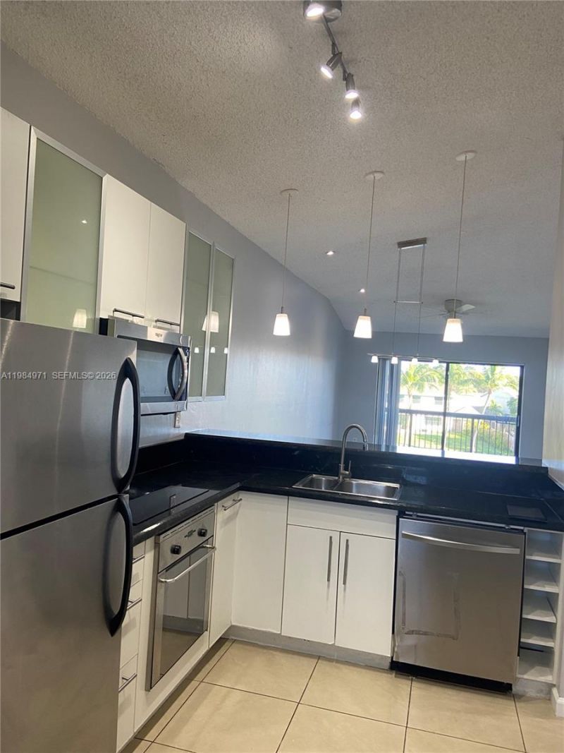 9849 Nob Hill Ln , Unit 9849, Sunrise, FL 33351 Photo