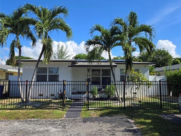 2247 Jackson St, Hollywood, FL 33020