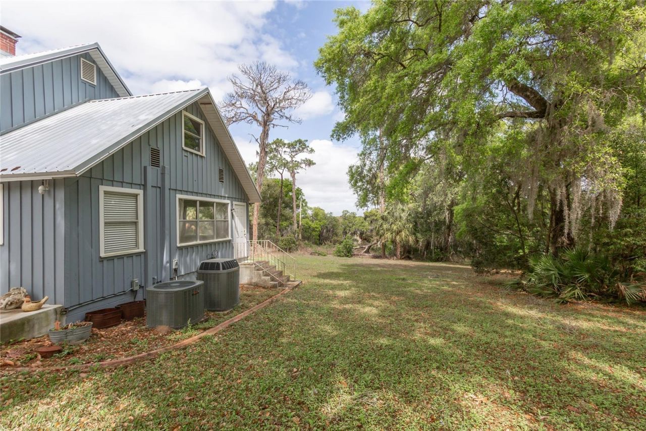1905 Myrtle Lake Avenue, Fruitland Park, FL 34731 Photo