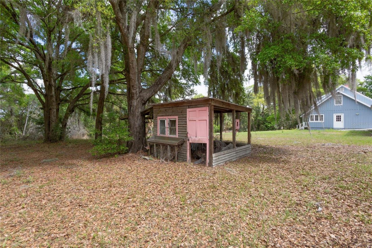1905 Myrtle Lake Avenue, Fruitland Park, FL 34731 Photo