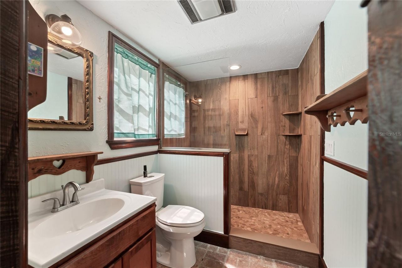 1905 Myrtle Lake Avenue, Fruitland Park, FL 34731 Photo