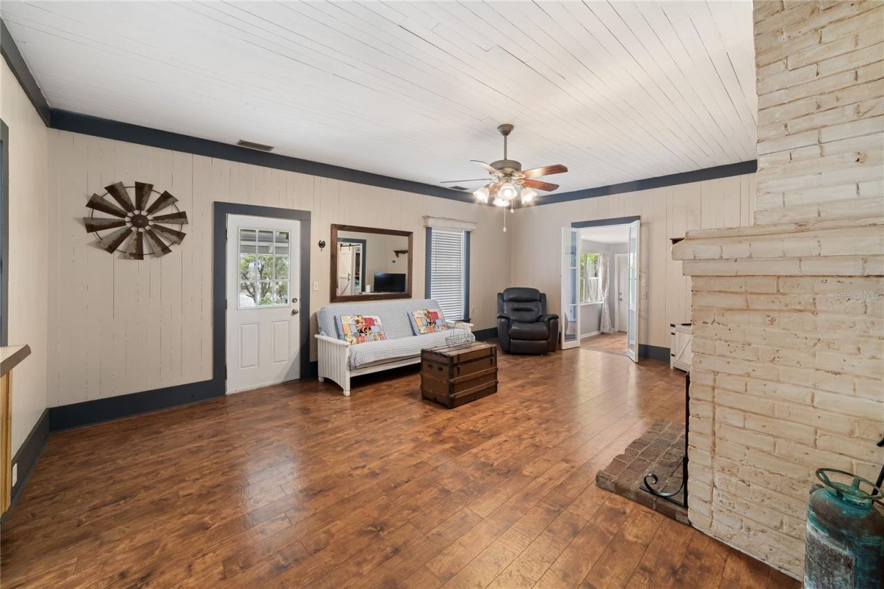 1905 Myrtle Lake Avenue, Fruitland Park, FL 34731 Photo