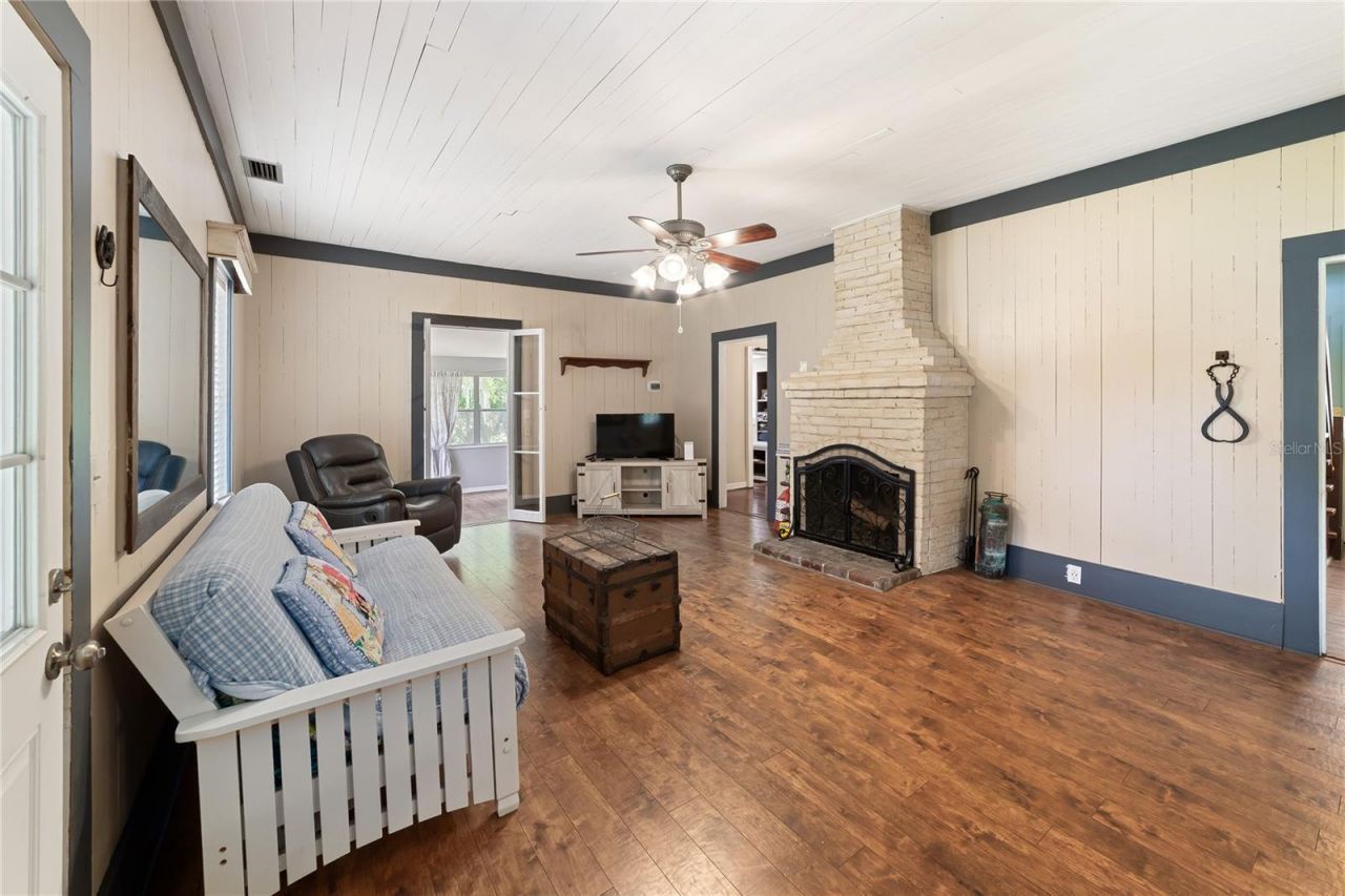 1905 Myrtle Lake Avenue, Fruitland Park, FL 34731 Photo