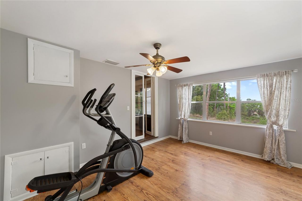 1905 Myrtle Lake Avenue , Fruitland Park, FL 34731 Photo