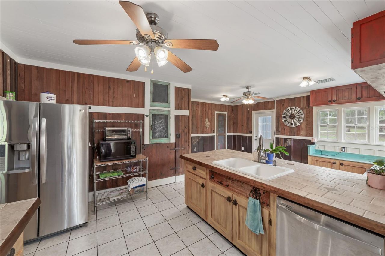 1905 Myrtle Lake Avenue, Fruitland Park, FL 34731 Photo