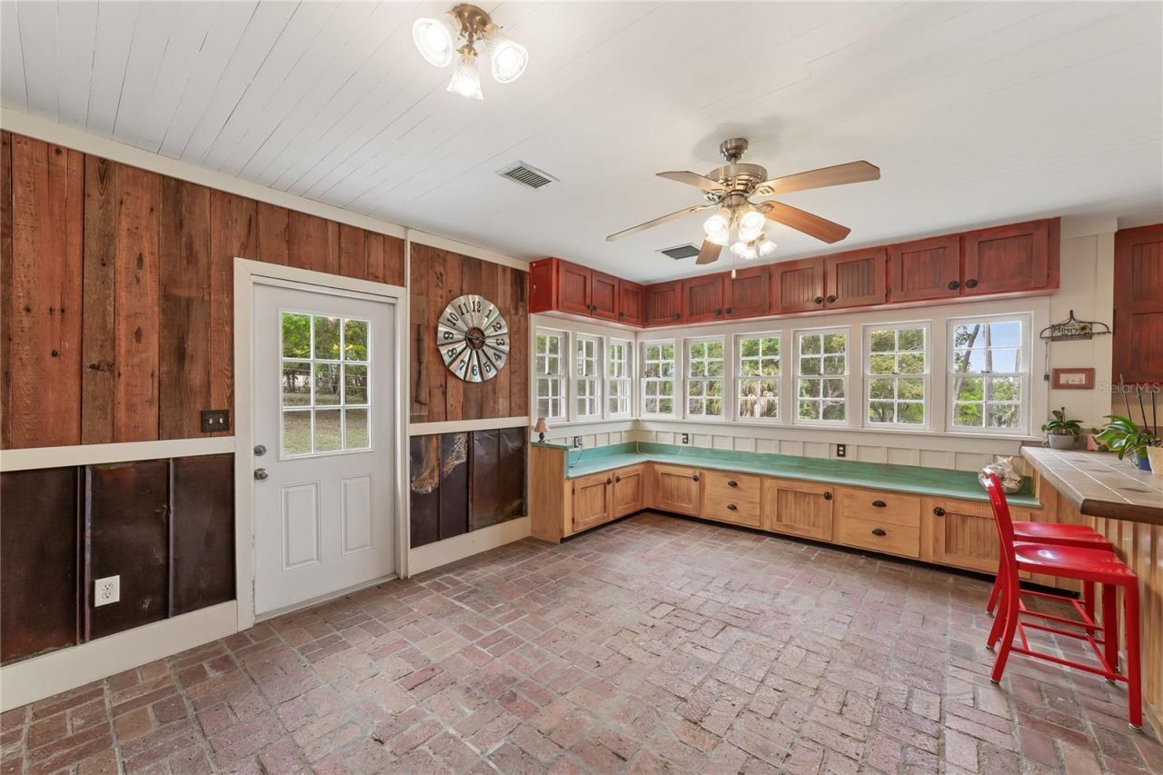 1905 Myrtle Lake Avenue, Fruitland Park, FL 34731 Photo