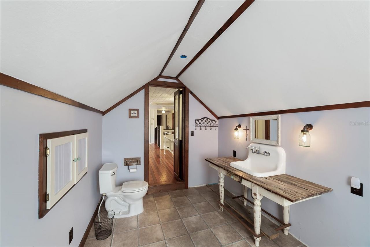 1905 Myrtle Lake Avenue, Fruitland Park, FL 34731 Photo