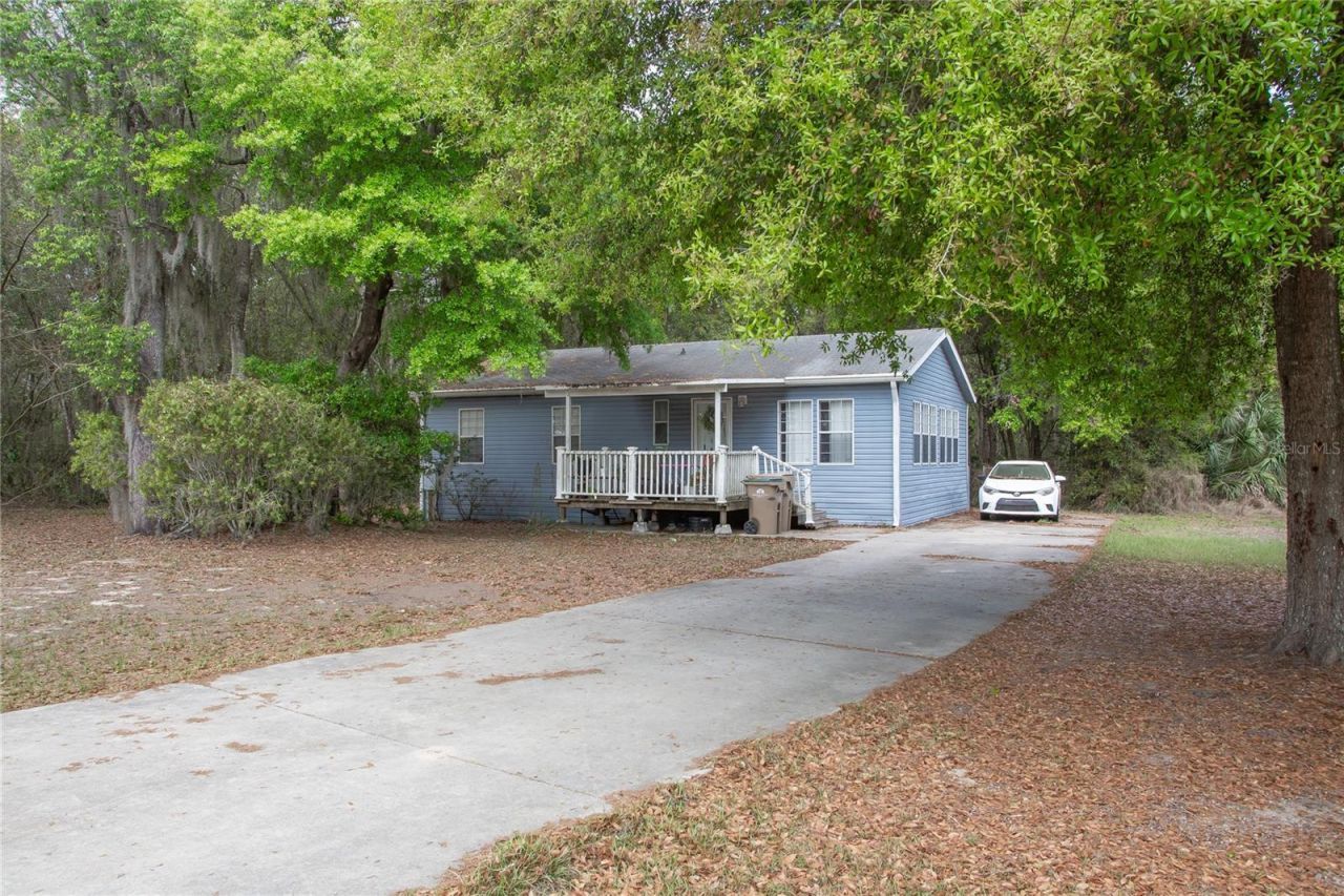 1905 Myrtle Lake Avenue, Fruitland Park, FL 34731 Photo