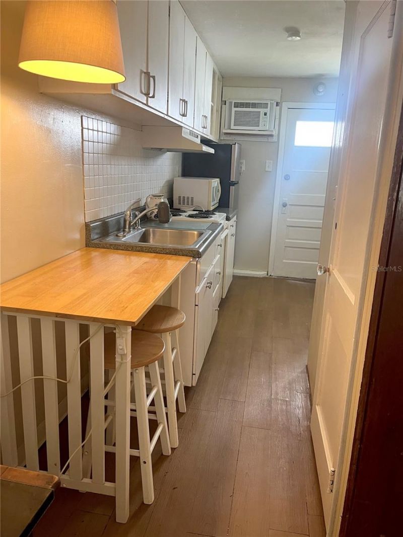 2730 Dartmouth Avenue N, Saint Petersburg, FL 33713 Photo