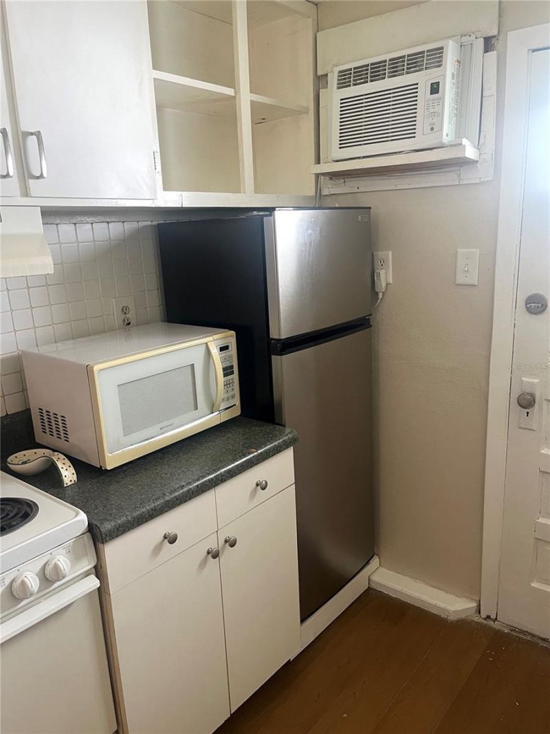 2730 Dartmouth Avenue N, Saint Petersburg, FL 33713 Photo