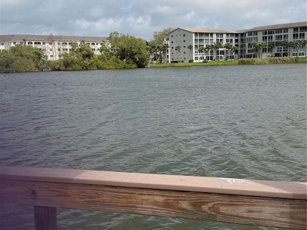 3176 LAKE BAYSHORE DRIVE , Unit 319, BRADENTON, FL 34205