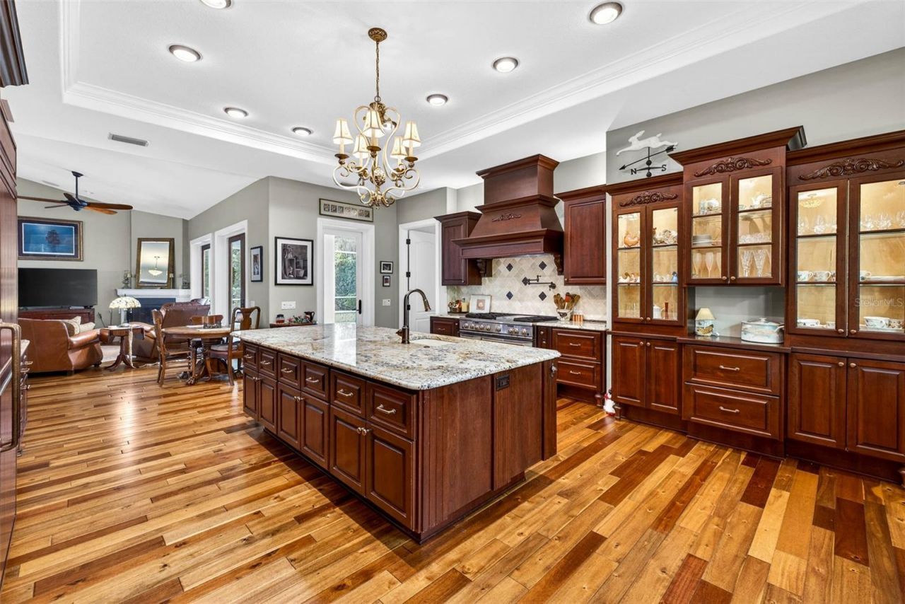 12010 Hardaman Place, Tampa, FL 33618 Photo