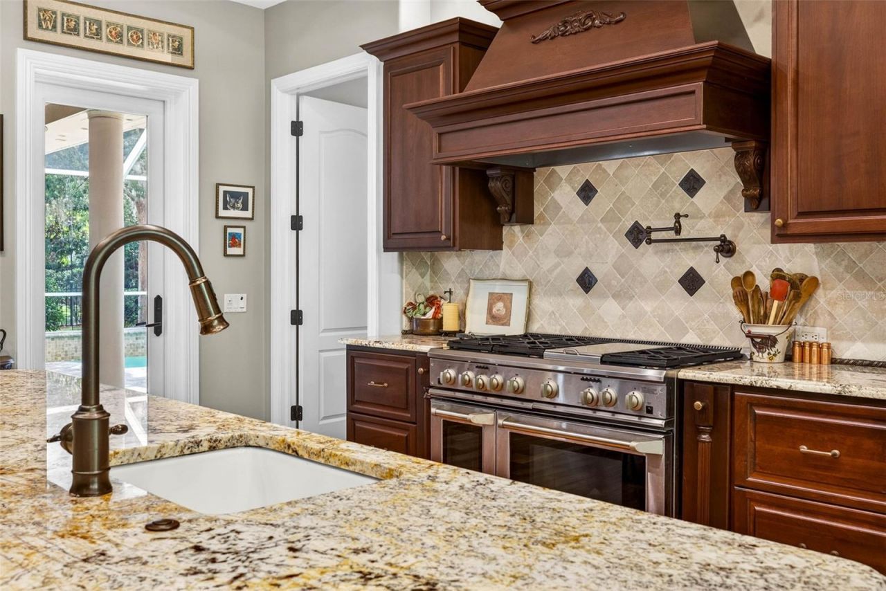 12010 Hardaman Place, Tampa, FL 33618 Photo