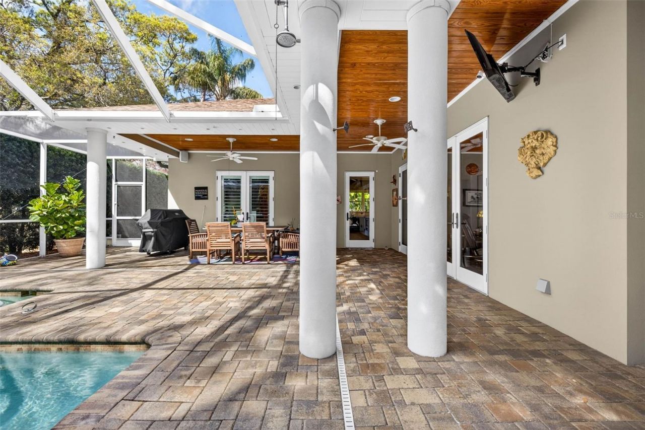 12010 Hardaman Place, Tampa, FL 33618 Photo