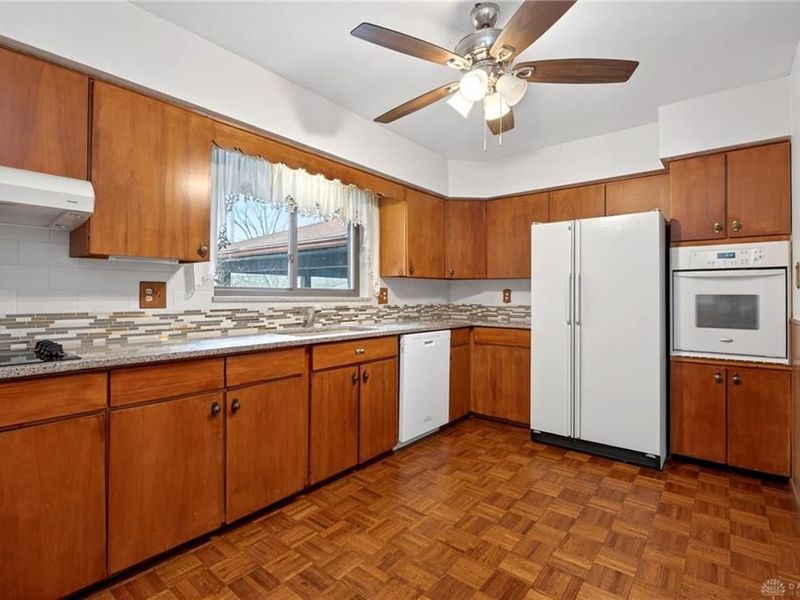 817 Lovetta Drive, Kettering, OH 45429 Photo 18