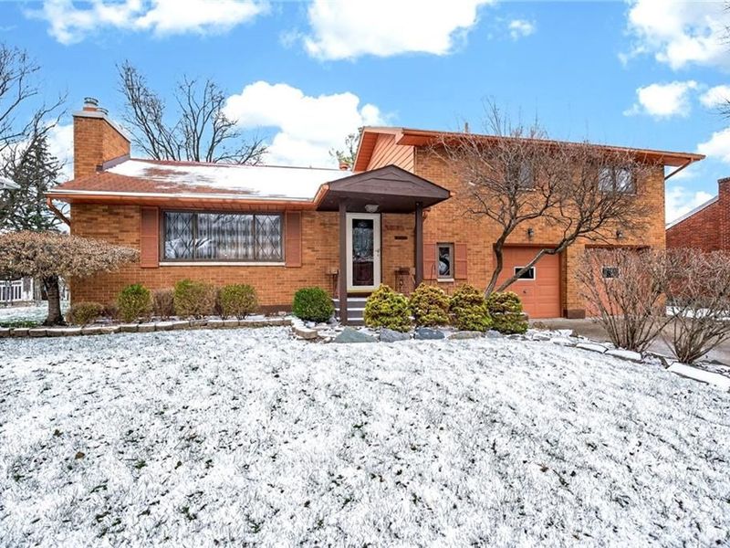 817 Lovetta Drive, Kettering, OH 45429 Photo 3