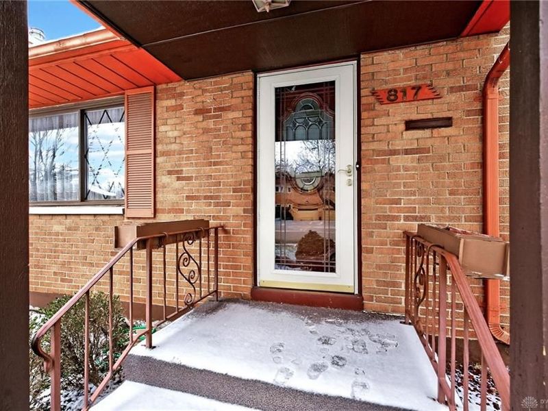 817 Lovetta Drive, Kettering, OH 45429 Photo 6