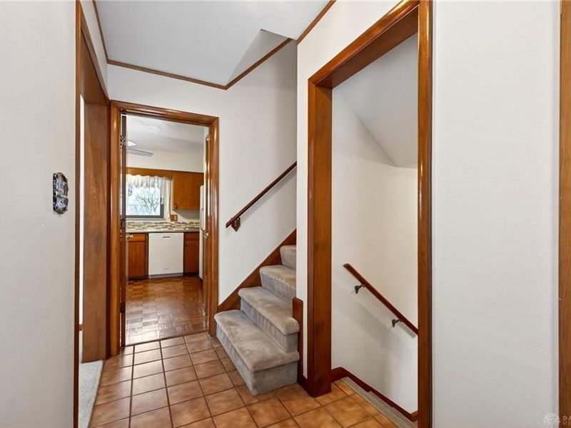 817 Lovetta Drive, Kettering, OH 45429 Photo 8