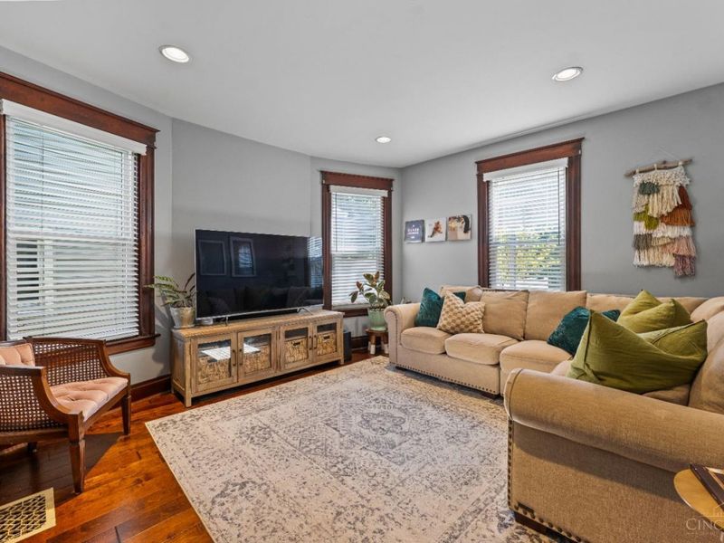 2853 Markbreit Avenue, Cincinnati, OH 45209 Photo 8