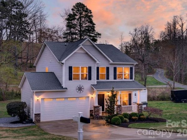 1002 Wellington Court , Lenoir, NC 28645