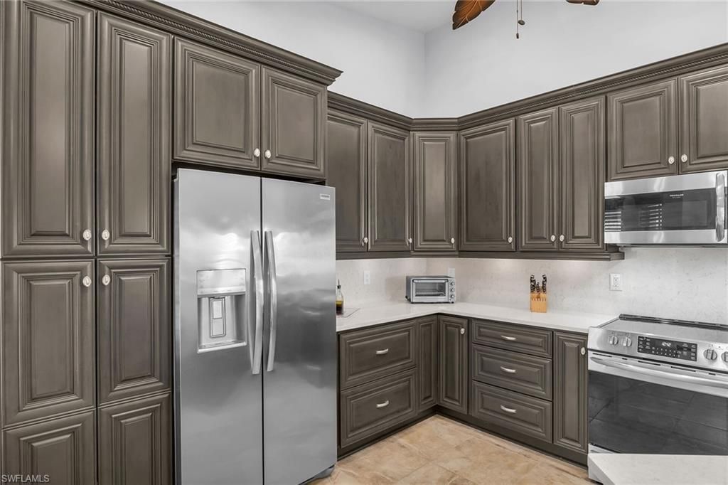 194 Newport Dr, Unit 908, Naples, FL 34114 Photo