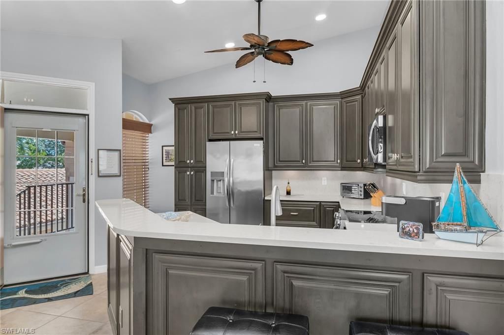 194 Newport Dr, Unit 908, Naples, FL 34114 Photo