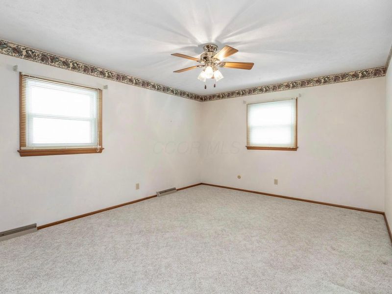 2065 N Glenn Drive NE, Lancaster, OH 43130 Photo 10