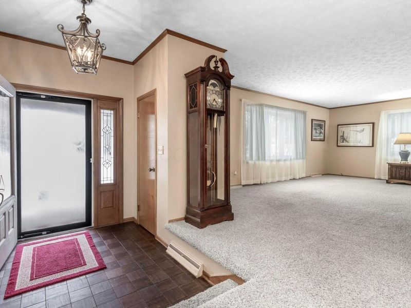 2065 N Glenn Drive NE, Lancaster, OH 43130 Photo 3