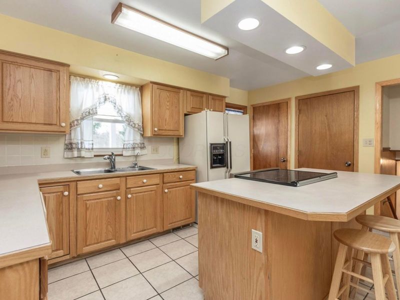 2065 N Glenn Drive NE, Lancaster, OH 43130 Photo 7