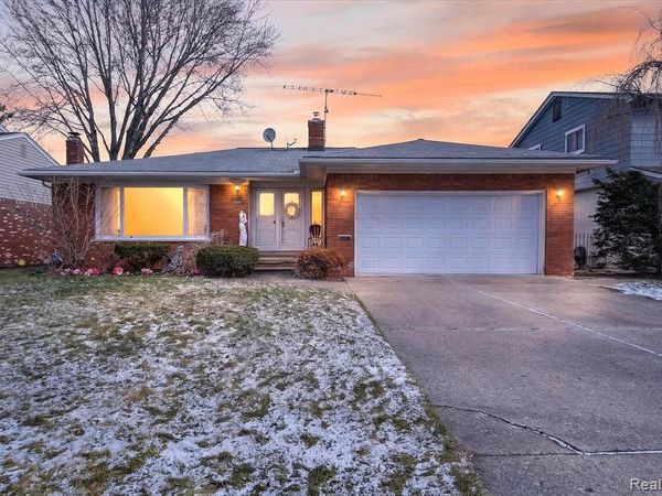 23367 Robert John Street, St. Clair Shores, MI 48080