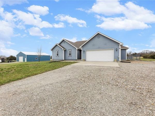 169 E 1600th Road, Baldwin City, KS 66006