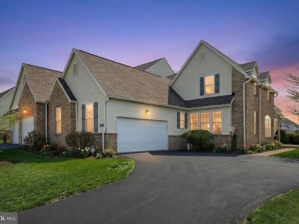 1100 TURNBERRY LANE, YORK, PA 17403