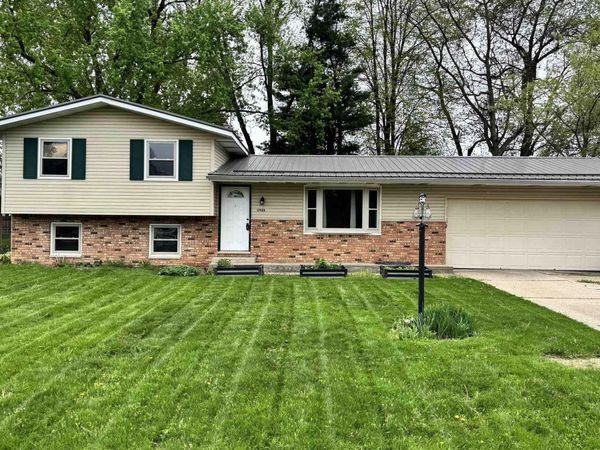 17928 Darden Road, South Bend, IN 46635